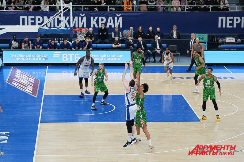 Баскетболисты «Парма-Пари» провели матч с командой «Уникс».