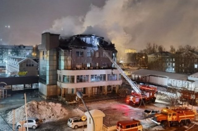 Площадь возгорания составила 250 квадратных метров, погибших и пострадавших нет. 