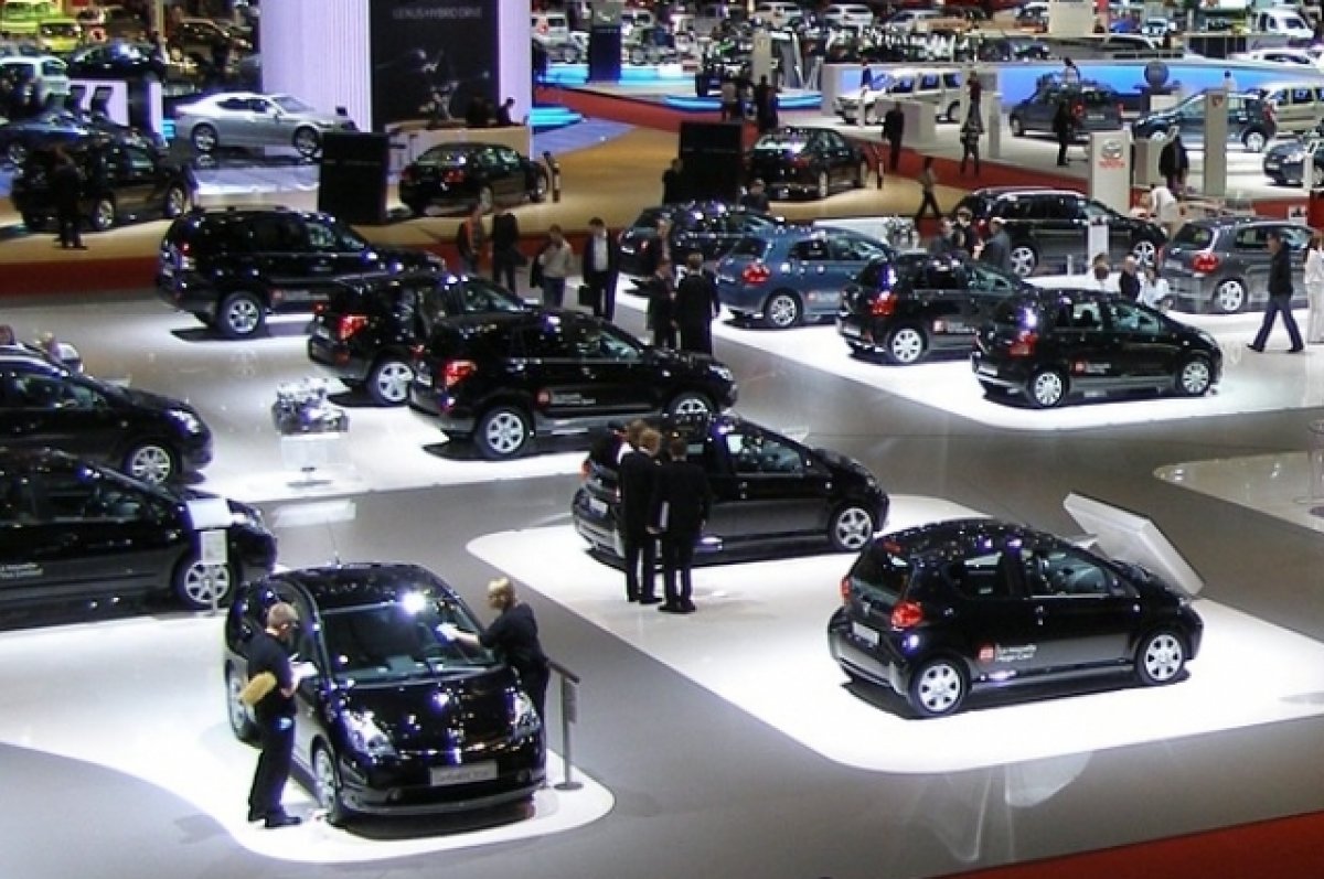 «Коммерсантъ»: цены на автомобили в России не повысились в новом году