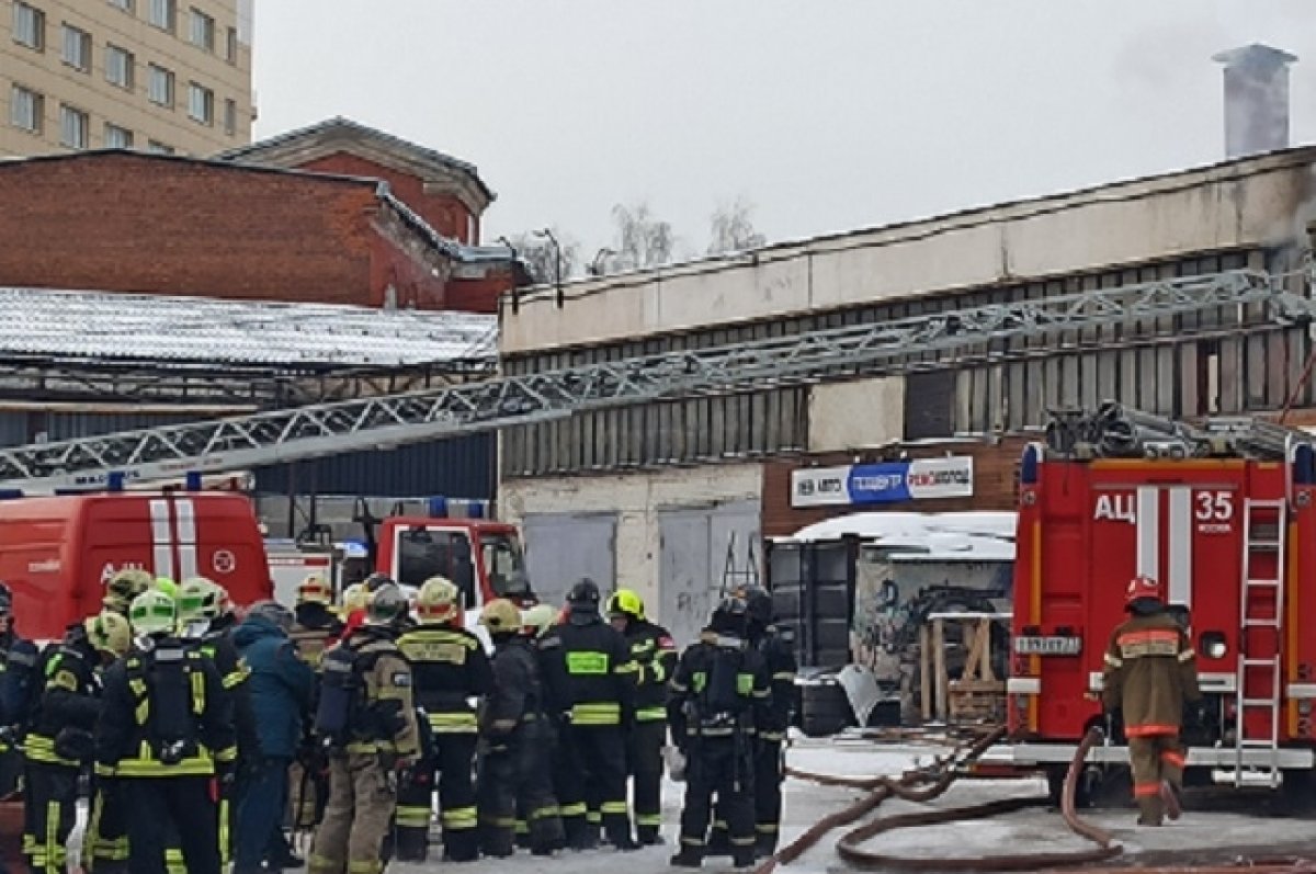 Пожар на ул. Добролюбова в Москве начался со склада