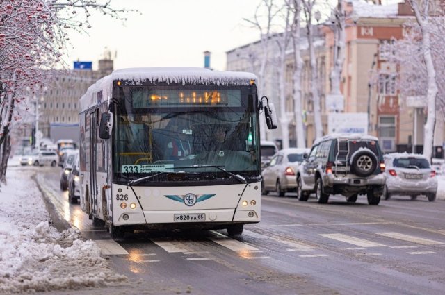 Людям удобнее пользоваться картой, нежели считать сдачу. 