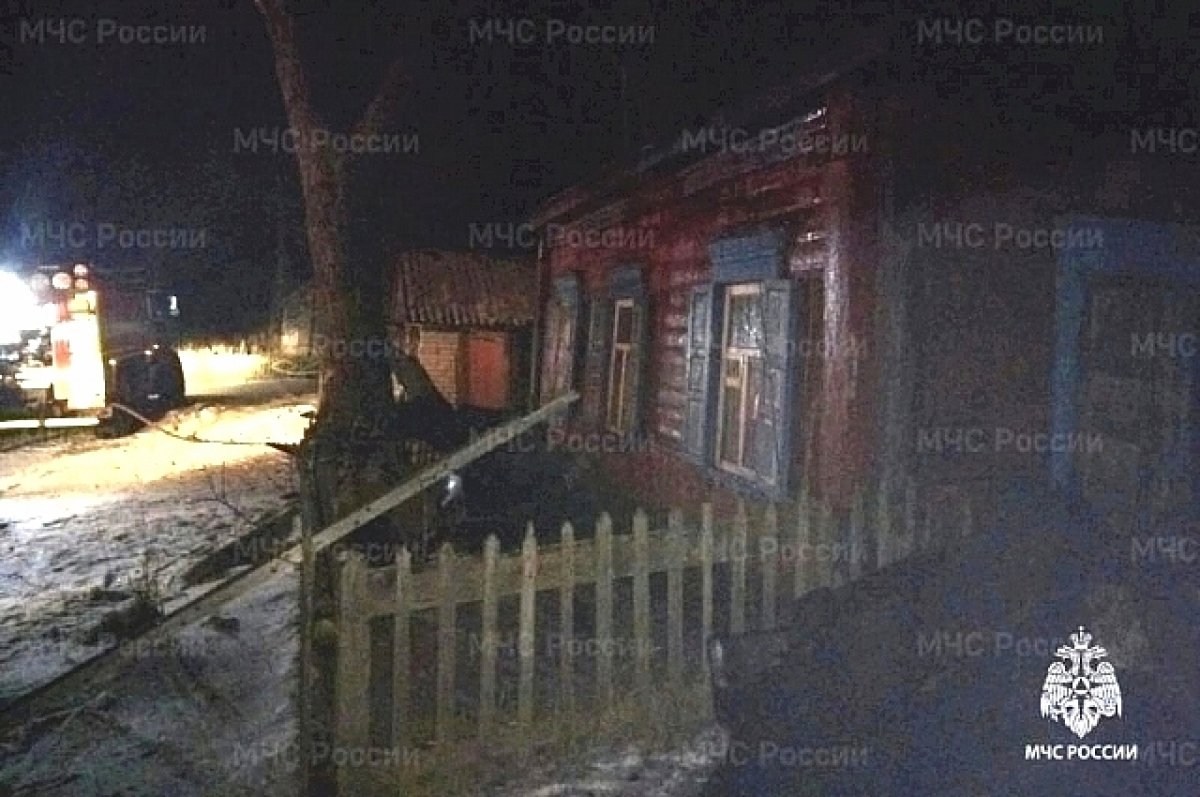 Утром 11 января на улице Осоавиахима в Брянске загорелся жилой дом
