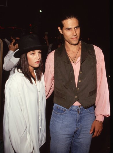 Лиза Мари Пресли и ее муж музыкант Дэнни Кио, 1991 год