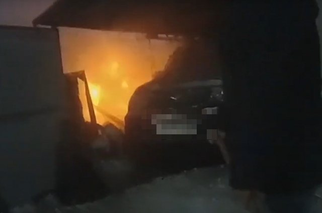 В Новотроицке из-за взрыва газа в гараже пострадали два человека.