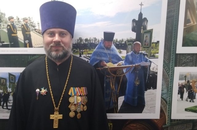 Военный священник Дионисий Гришин уже шесть раз побывал в служебных командировках в зонах проведения военных операций. 