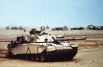 Основной боевой танк британской армии Challenger 1 во время операции «Буря в пустыне».