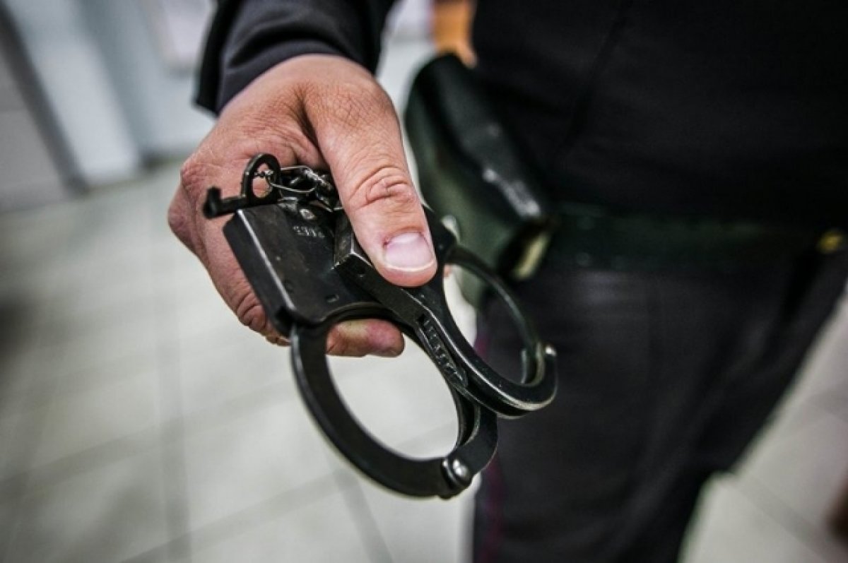 В Брянске полицейские задержали трех курьеров дистанционных мошенников