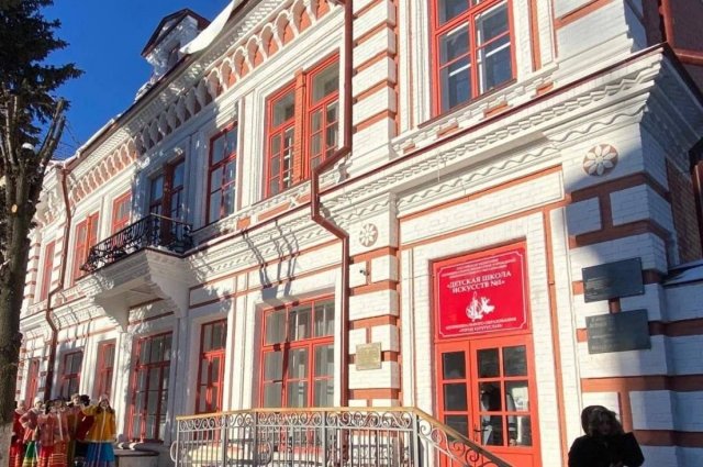 В рамках народной программы в Бугуруслане состоялось открытие обновленной детской школы искусств №1.