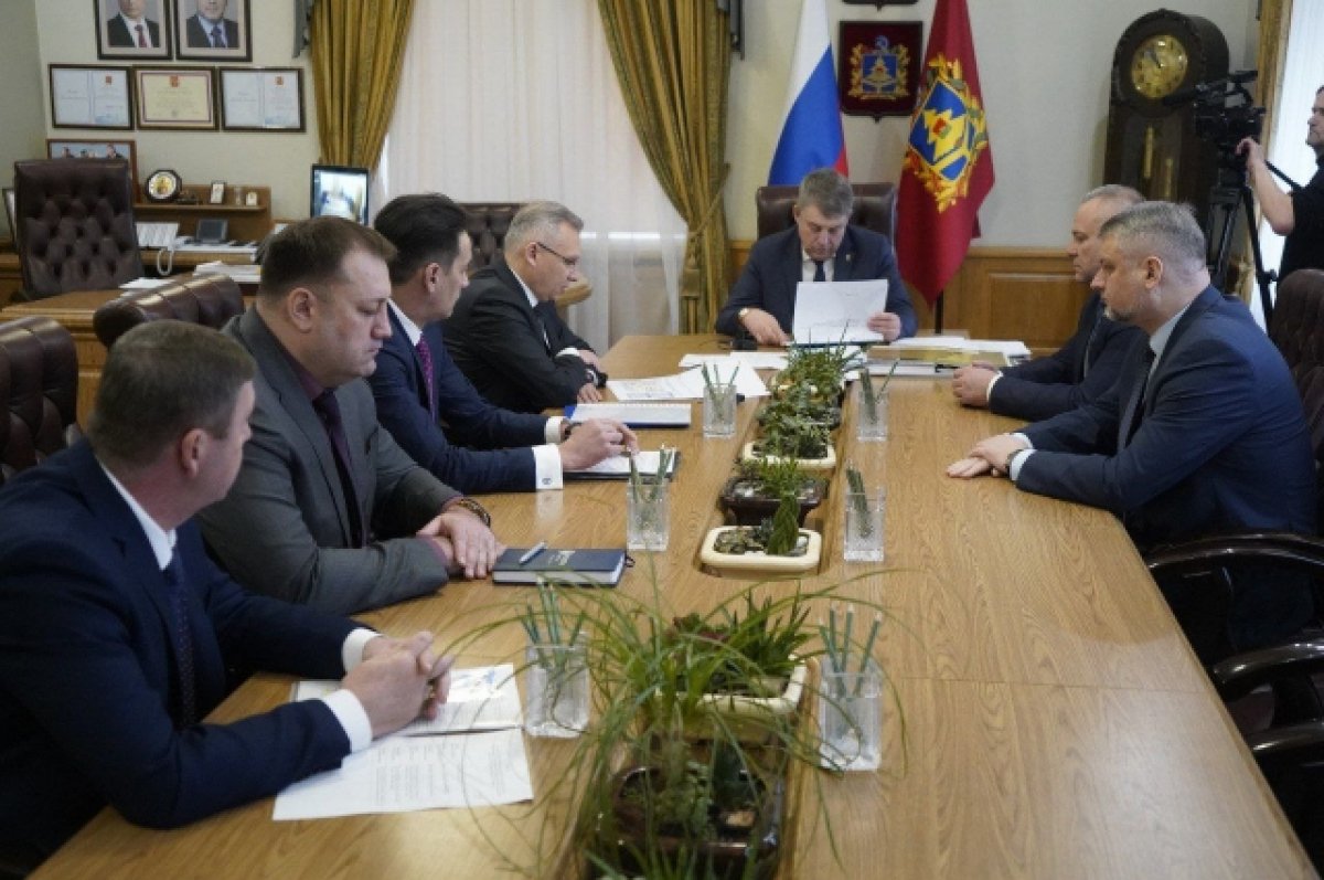 Губернатор Александр Богомаз встретился с руководителями энергокомпаний