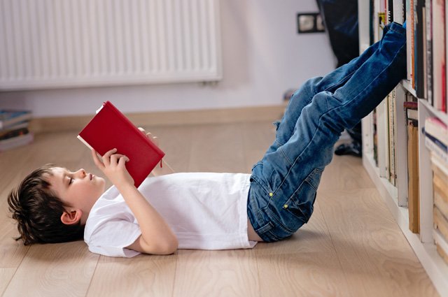 Бумажные книги против гаджетов. Как сформировать у ребенка любовь к чтению?