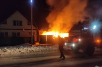 В Соль-Илецке сотрудники ППС спасли мужчину из горящего гаража.