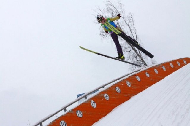 Гульназ Абдуллаева установила новый рекорд по прыжкам на лыжах с трамплина HS20 на красноярской «Сопке». 