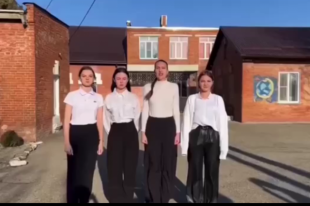 Учащиеся поддерживают Владислава Дорофеева.