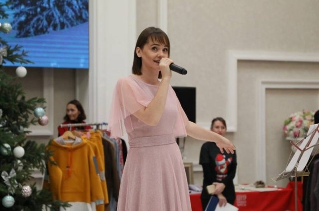 Открыл проект концерт певицы Ирины Иконниковой.