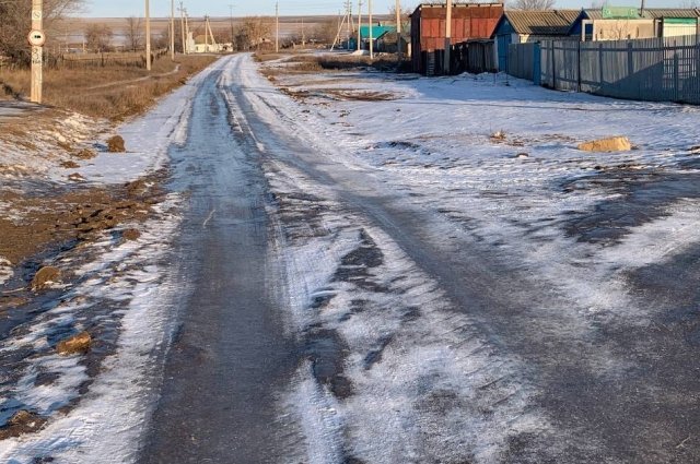 Даже в самые сильные морозы по дорогам Рубежинского течёт питьевая вода.