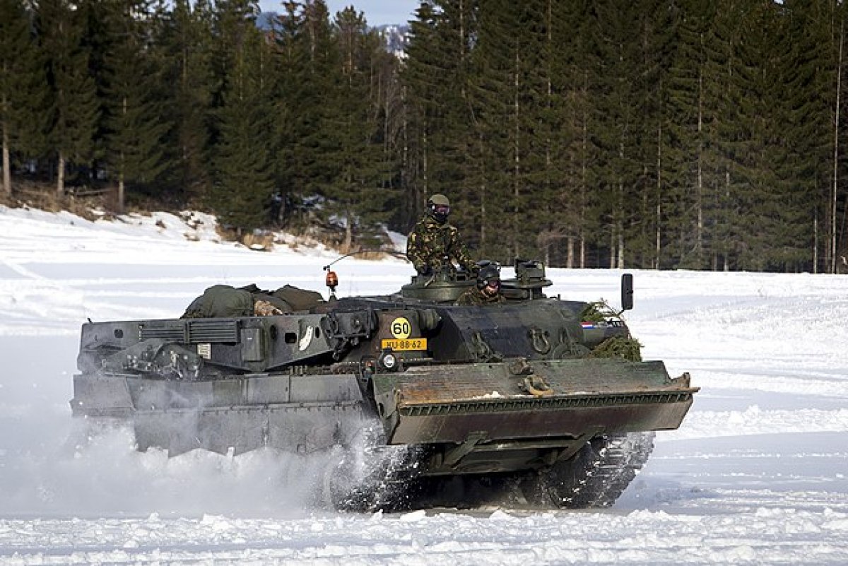 В Минобороны ФРГ заявили, что не понимают радующихся поставкам танков Киеву