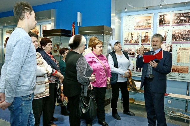 Подопечным центра соцобслуживания населения рассказали о газодобыче в Оренбуржье.