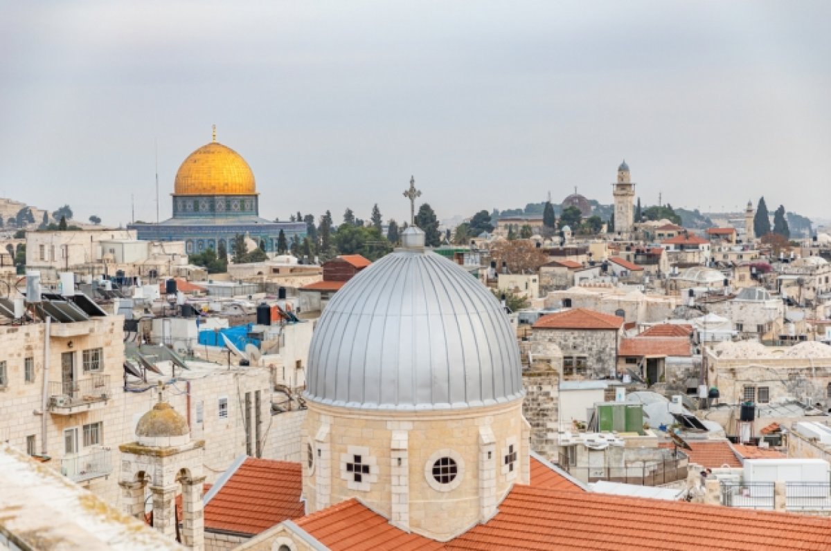 Минимум семь человек погибли при стрельбе в Иерусалиме