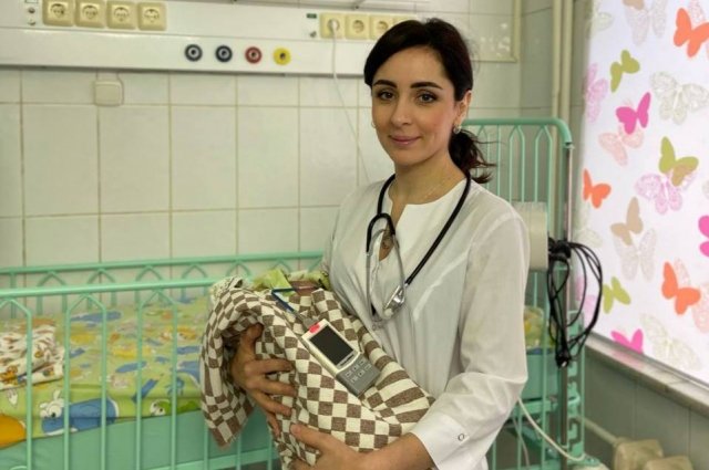Оренбурженка родила раньше срока, находясь со старшим ребенком в педотделении ОДКБ.