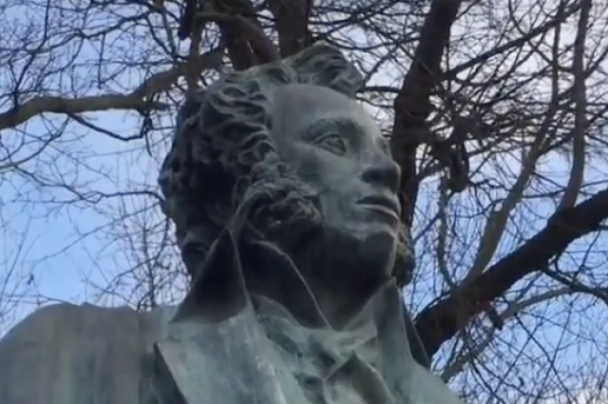 В Полтавской области демонтируют памятник Пушкину