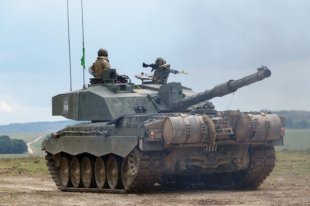 Танк Challenger 2.
