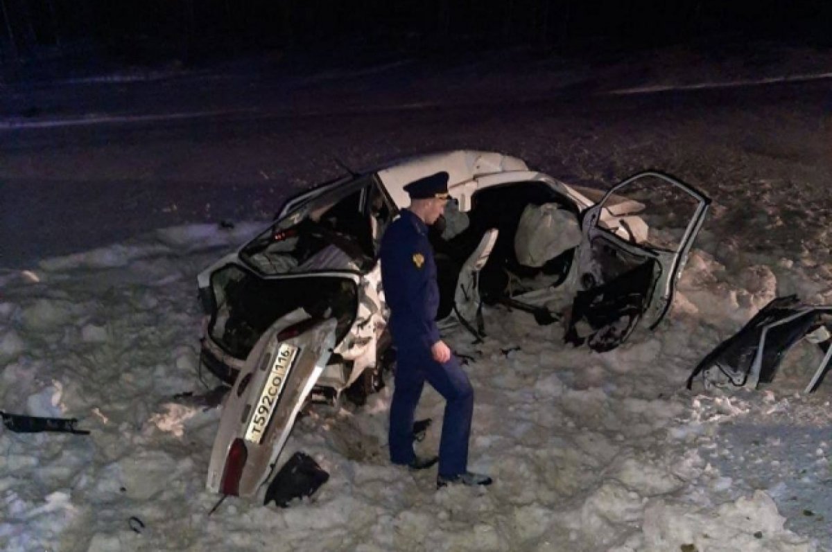 В Татарстане при столкновении двух машин погибли четыре человека