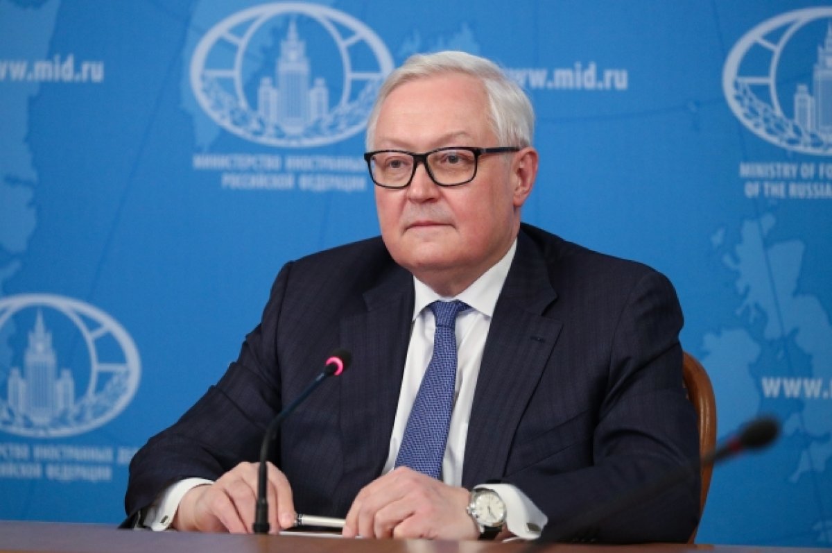 Рябков предупредил о последствиях игры с поставками оружия Украине