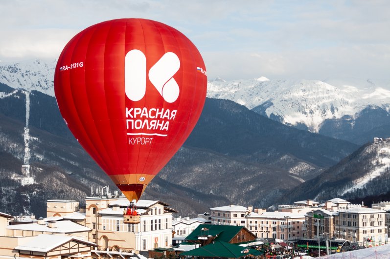Воздушный шар с символикой курорта.