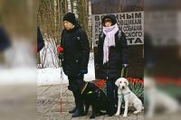 Пострадавшая петербурженка Виктория Зырянова слева.