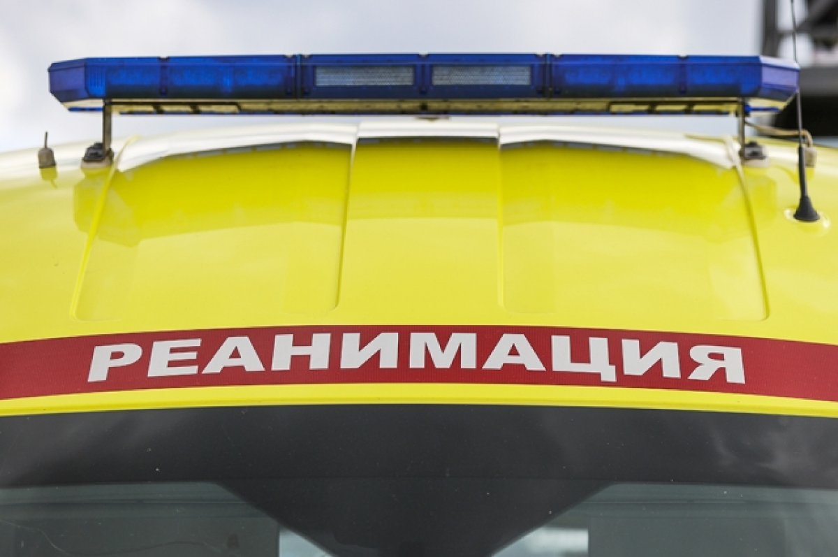 На Ставрополье автомобиль скорой помощи во дворе дома сбил пенсионерку