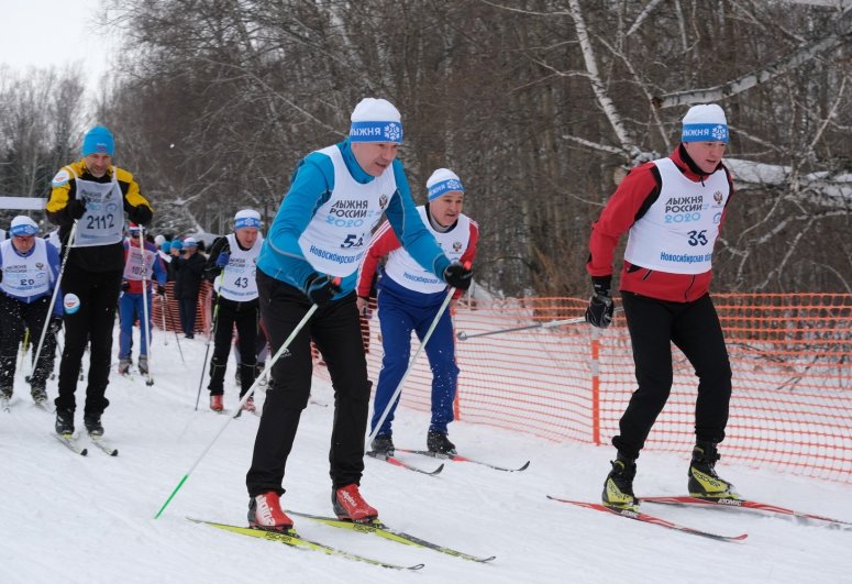 Новосибирский губернатор - заядлый лыжник и не раз принимал участие в гонке 