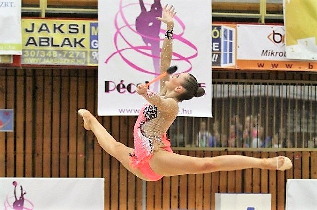 Екатерина Веденеева - воспитанница иркутской школы художественной гимнастики.