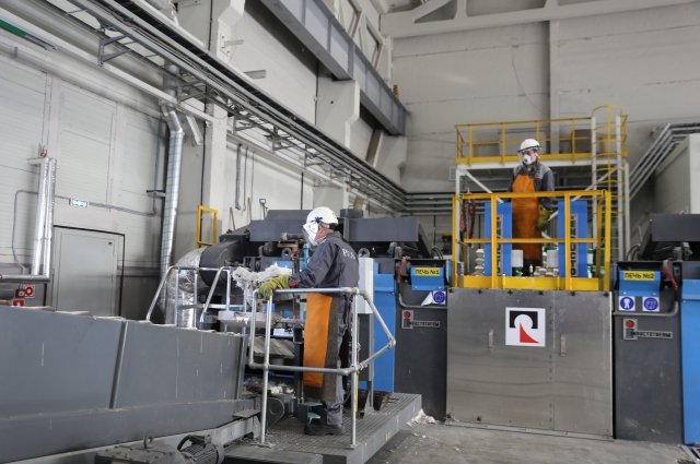 Производство лигатур для высокотехнологичных сплавов металлов открыли на территории КРАЗа в Красноярске.