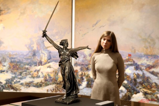 Выставка «Сталинград сражается» в Москве