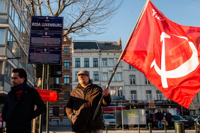 Авеню Сталинграда в Брюсселе (Бельгия) - это широкий проспект длиной в несколько километров, расположенный рядом с центром города.