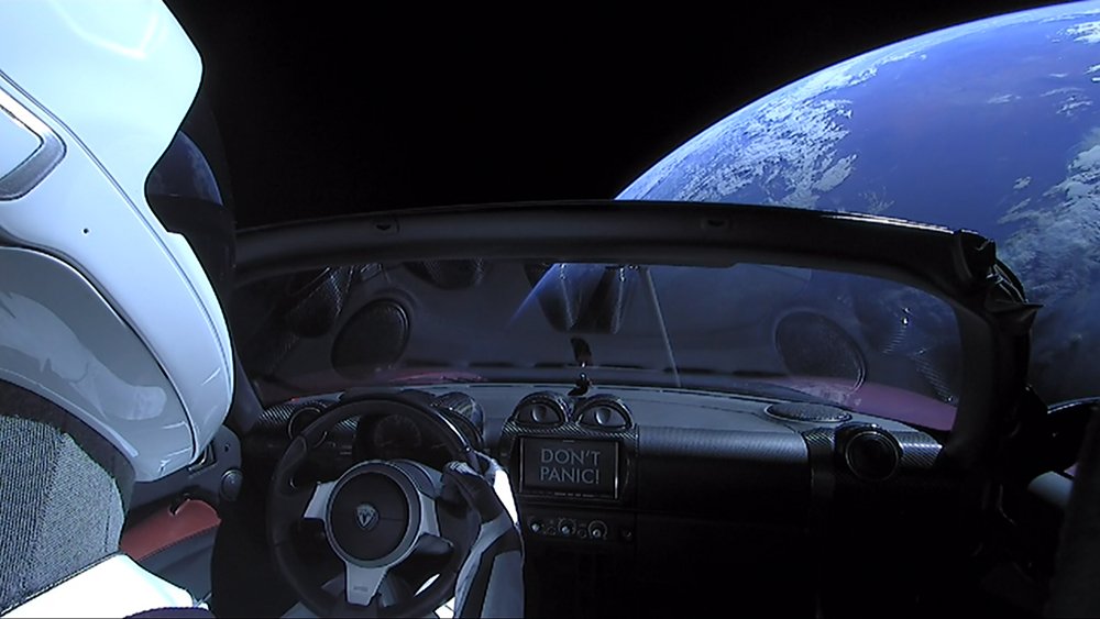5 лет Tesla Илона Маска бороздит просторы космоса11