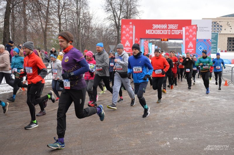 День московского спорта в лужниках 2024 программа. Полумарафон. Забег апрель. Спортсмен любитель. Эстафета Сургут.