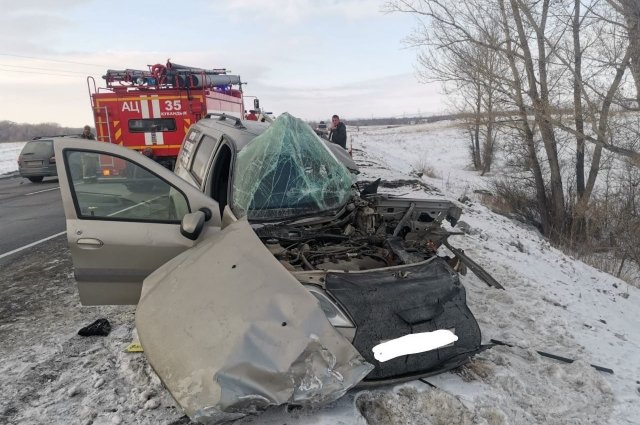 Два человека погибли при аварии