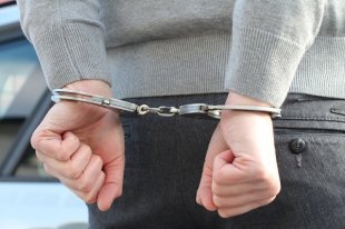 Двум сбытчикам наркотических средств назначено наказание в виде 11 и 10 лет лишения свободы в исправительной колонии строгого режима.