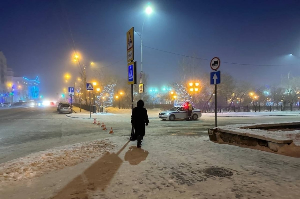 Метель Южно-Сахалинск. Улицы в Чите. Чайковский февраль. Метель в Южно Сахалинске фото.