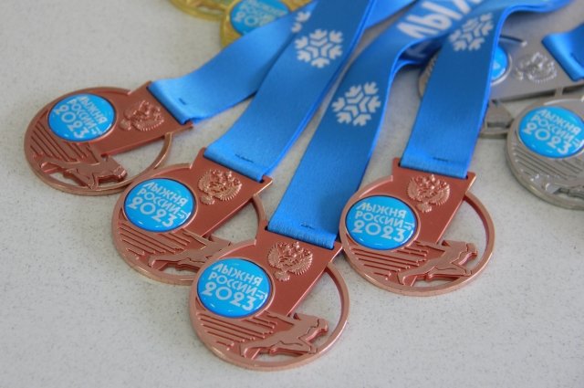 Подготовлено четыре комплекса медалей.
