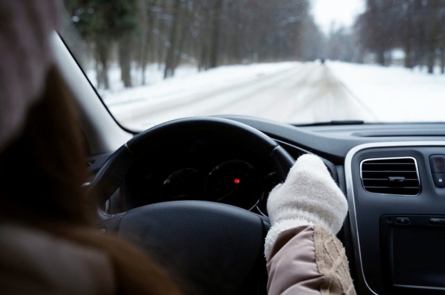 Эксперты напоминают, что зимняя дорога требует повышенной концентрации внимания.