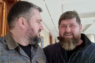 Глава Чечни Рамзан Кадыров и его пресс-секретарь Ильман Вахидов.