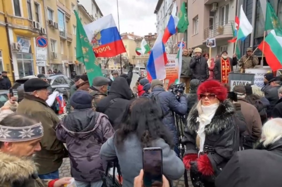 В Болгарии устроили протест из-за прекращения вещания телеканалов РФ