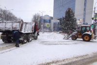 В Ставрополе снег чистили более 110 спецмашин. 
