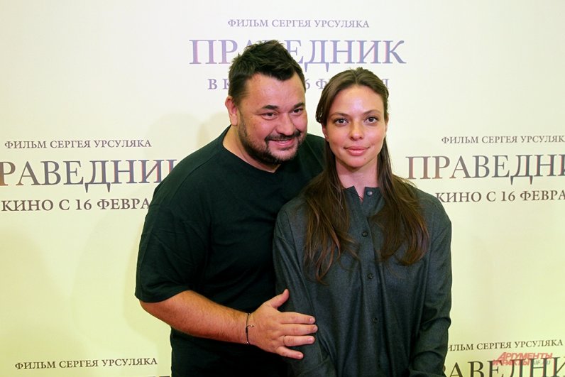 Gевец Сергей Жуков с женой Региной на премьере фильма.