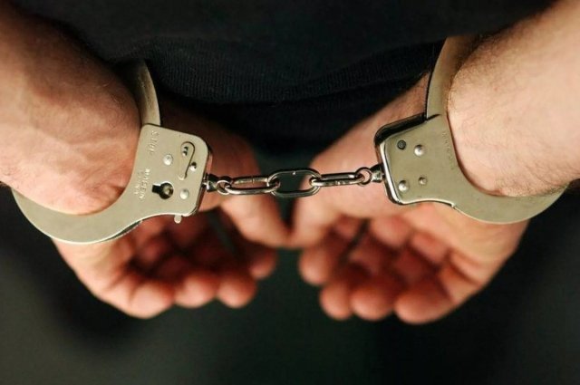 По горячим следам молодого человека, причастного к совершению противоправного деяния, задержали сотрудники уголовного розыска Южно-Сахалинска.