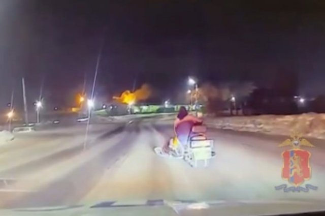 Полиция задержала нетрезвого мужчину за рулём снегохода.