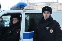 Полицейские Александр Сучков и Александр Петров. 