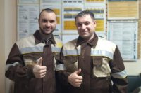 Сначала на предприятие при шёл работать Сергей Синенков (слева), а затем и два его брата. Справа на фото – брат Иван.